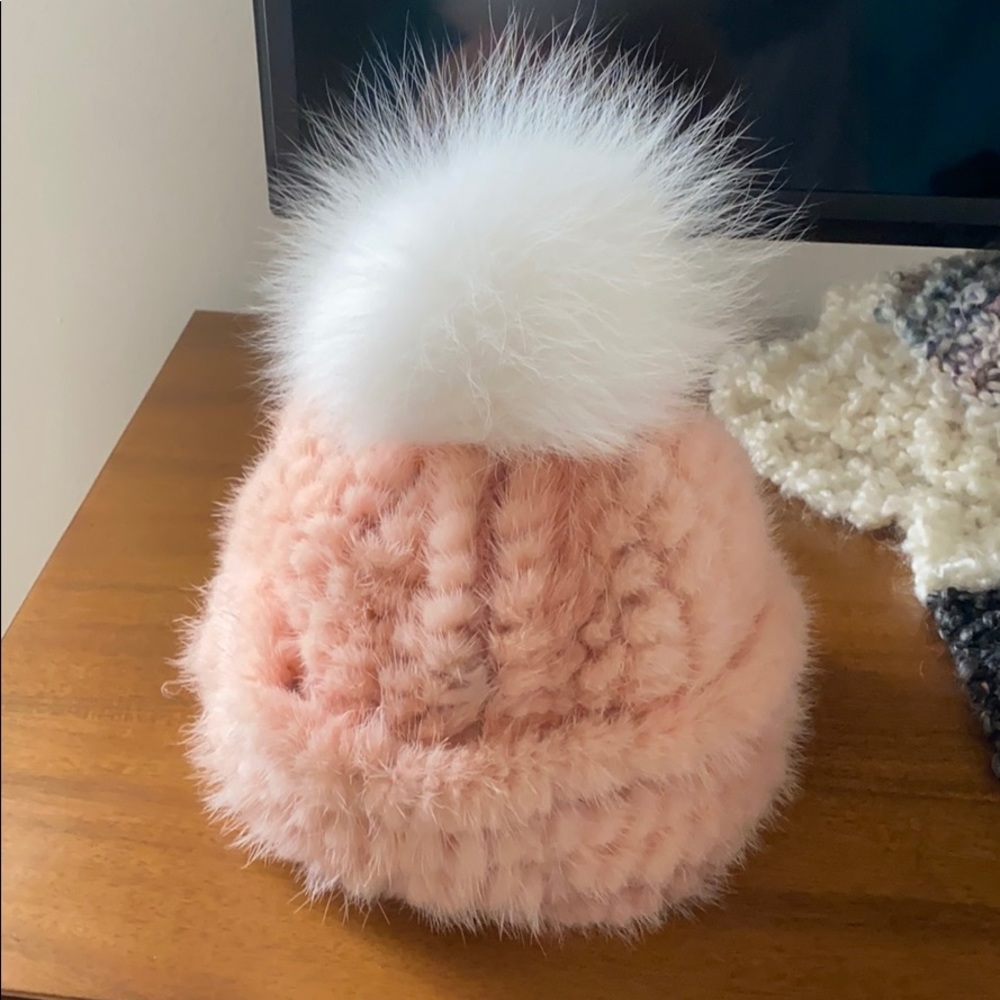 REAL FUR (Pink Fox Fur Pom - Pom Knit Mink Fur)